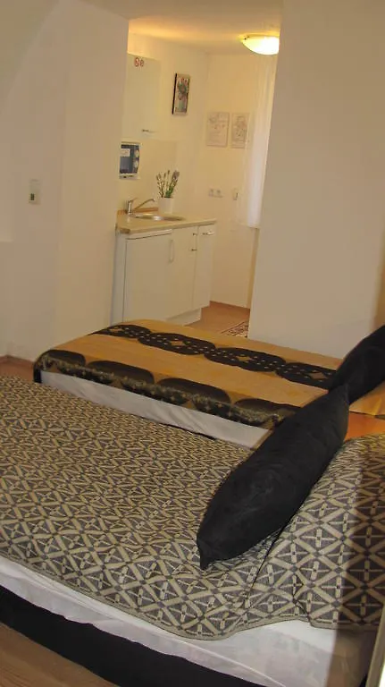 Pension Nussdorf Vienna 2*,